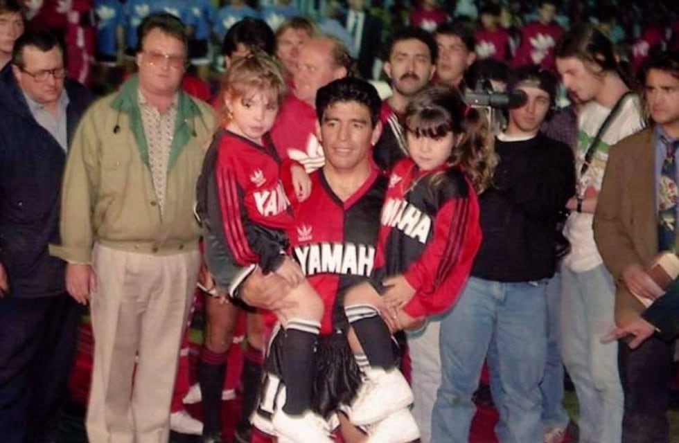 Newell’s Old Boys comparó a Diego Maradona con el papa: “Es un prócer”