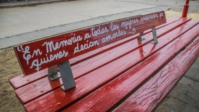 El Banco Rojo 302 se encuentra ubicado en el centro de la ciudad.