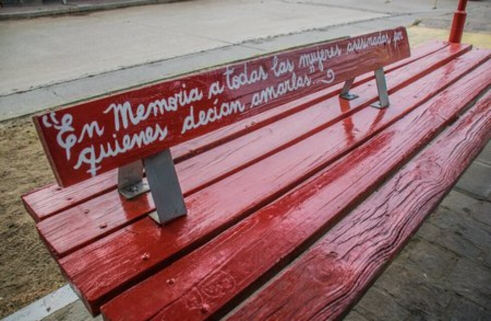 8M: se inauguró el Banco Rojo número 302 en Caleta Olivia