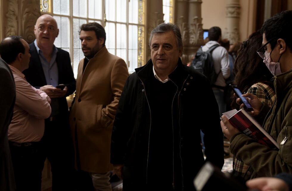 El bloque de diputados radicales presentó el pedido de juicio político contra Fernández