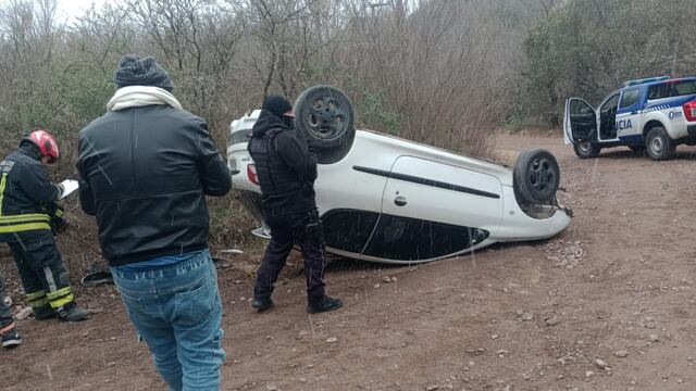 Valle Hermoso: Vecinos volcaron mientras paseaban por la nieve