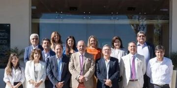 Encuentros bilaterales subrayan la necesidad de invertir en infraestructura para consolidar relaciones históricas entre Argentina y Chile.