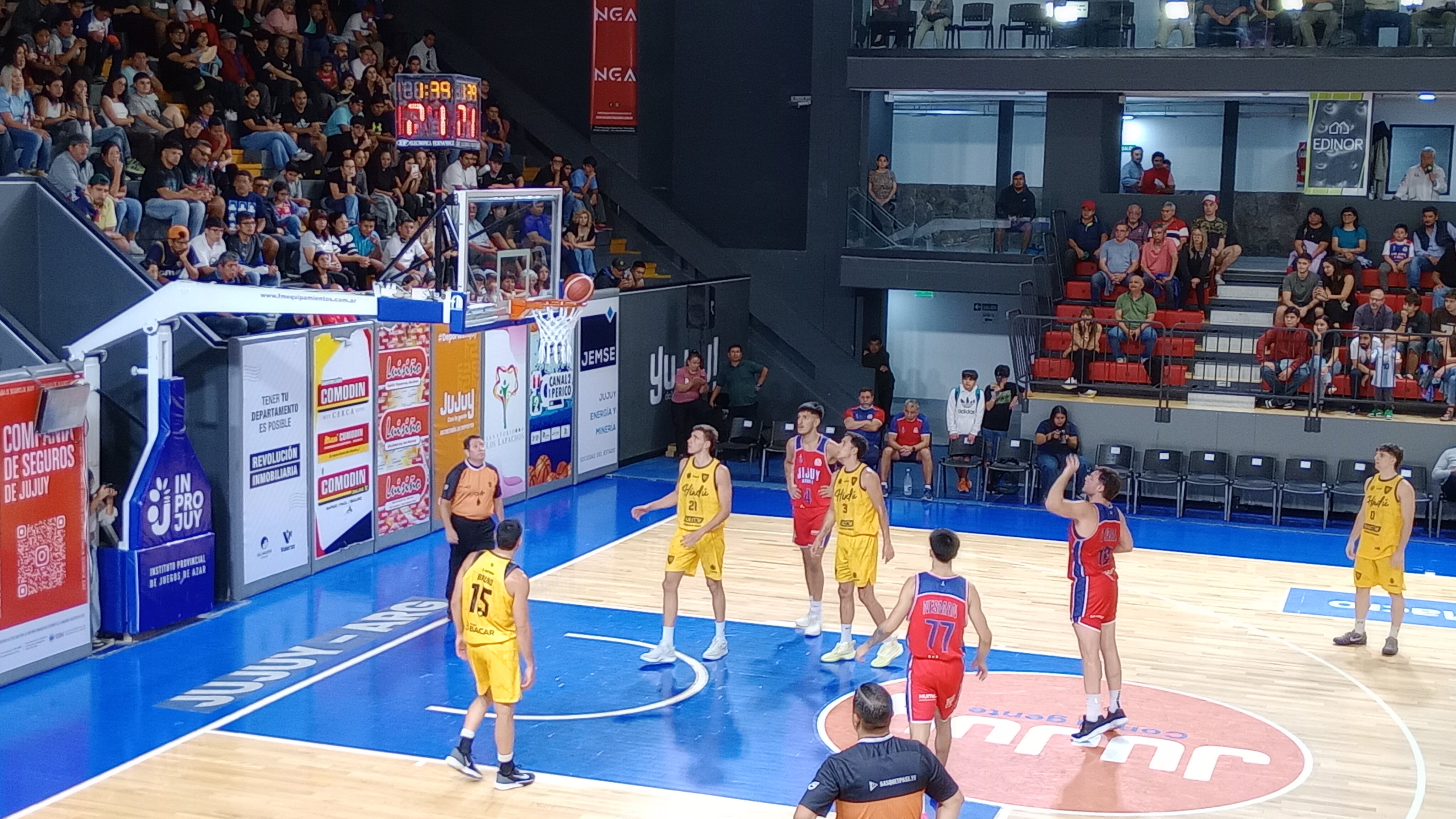 Con el 19 en la espalda, Santiago Ibarra revalidó este viernes que es uno de los referentes del equipo jujeño.