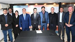 Llaryora y Schiaretti junto Pullaro, Sadir, Torres y Vidal.