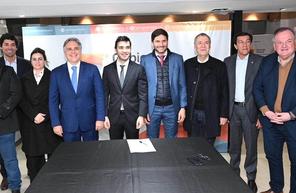 Llaryora presentó un bloque electoral junto a cuatro gobernadores: de qué se trata