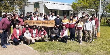 Los funcionarios comentaron a los estudiantes los distintos puntos de la propuesta.