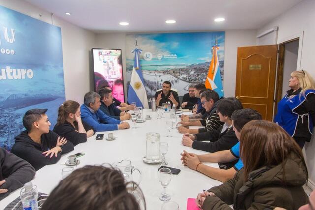 Vuoto encabezó el encuentro de la mesa salarial en Ushuaia