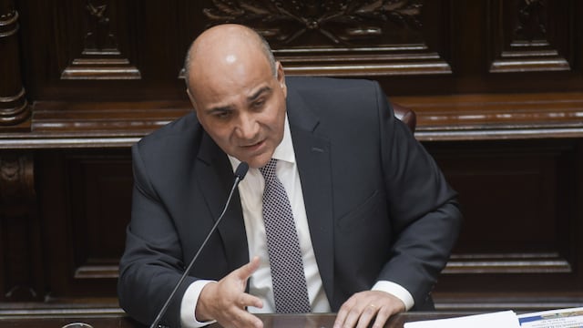 Juan Manzur durante su exposición en el Senado. Foto: Federico López Claro.
