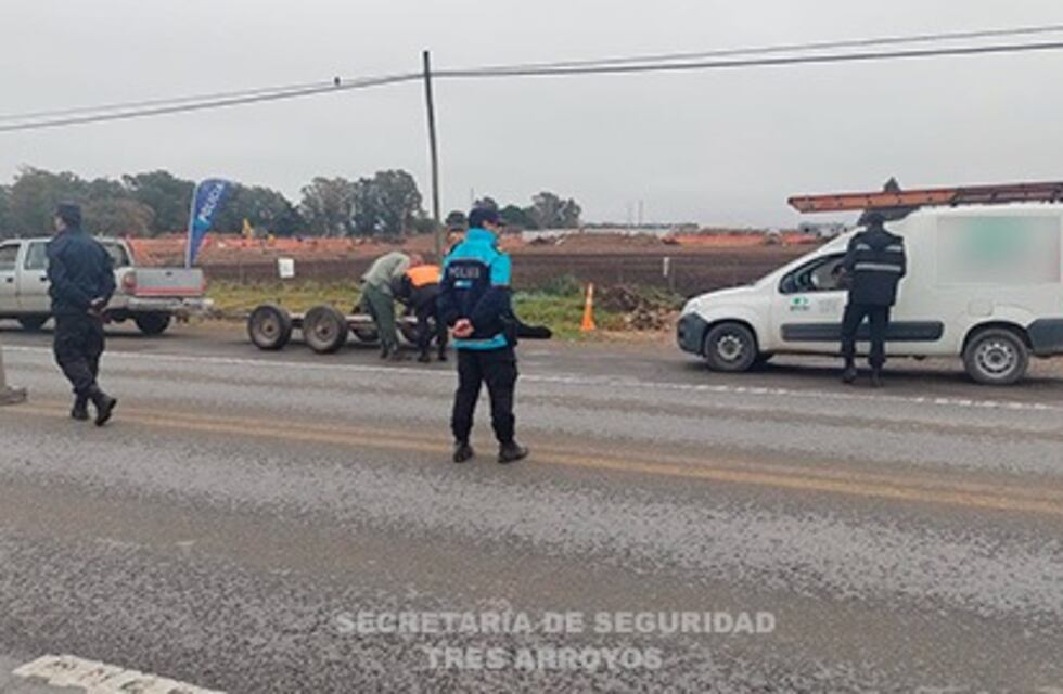 Controles vehiculares sobre Ruta 3 a la altura de Tres Arroyos