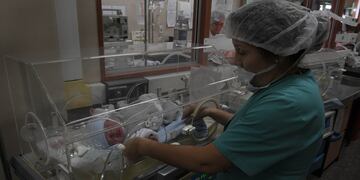 Creció el porcentaje de nacimientos prematuros y cesáreas en mujeres con Covid-19.
