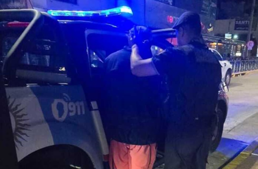 Detienen a un hombre en Carlos Paz por manejar una camioneta con documentación adulterada