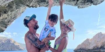 El hermano menor de Thiago y Mateo conoció Es Vedrá en el último verano europeo.