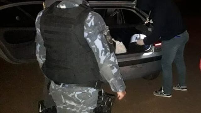 El sujeto arribó al control vial en un Renault Megane.