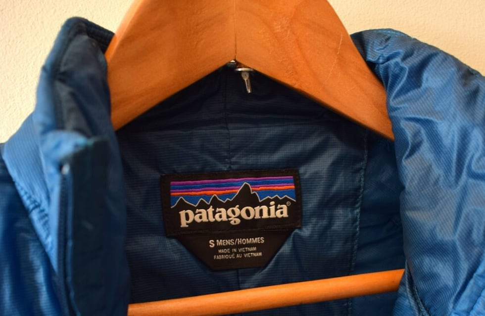 Bajó el dólar: esto es lo que cuesta una campera Patagonia en Chile