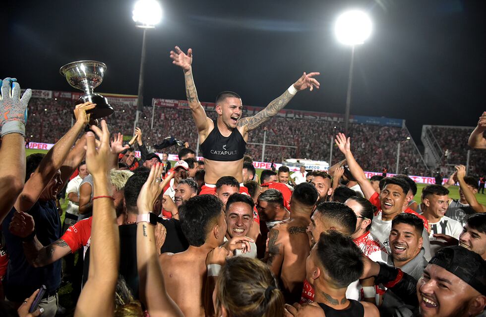 Del gobernador Schiaretti a Racing de Nueva Italia, las felicitaciones a Instituto