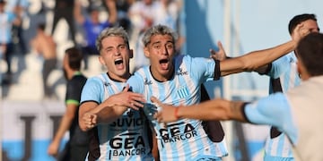 Todos quieren a Julián Vignolo, delantero de Racing de Nueva Italia (Prensa Racing).