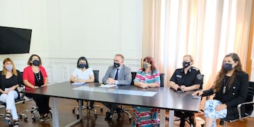 El ministro de Seguridad, Jorge Lagna, encabezó la presentación junto a su par de Igualdad, Género y Diversidad, Celia Arena, y la directora general Emilce Chimenti.