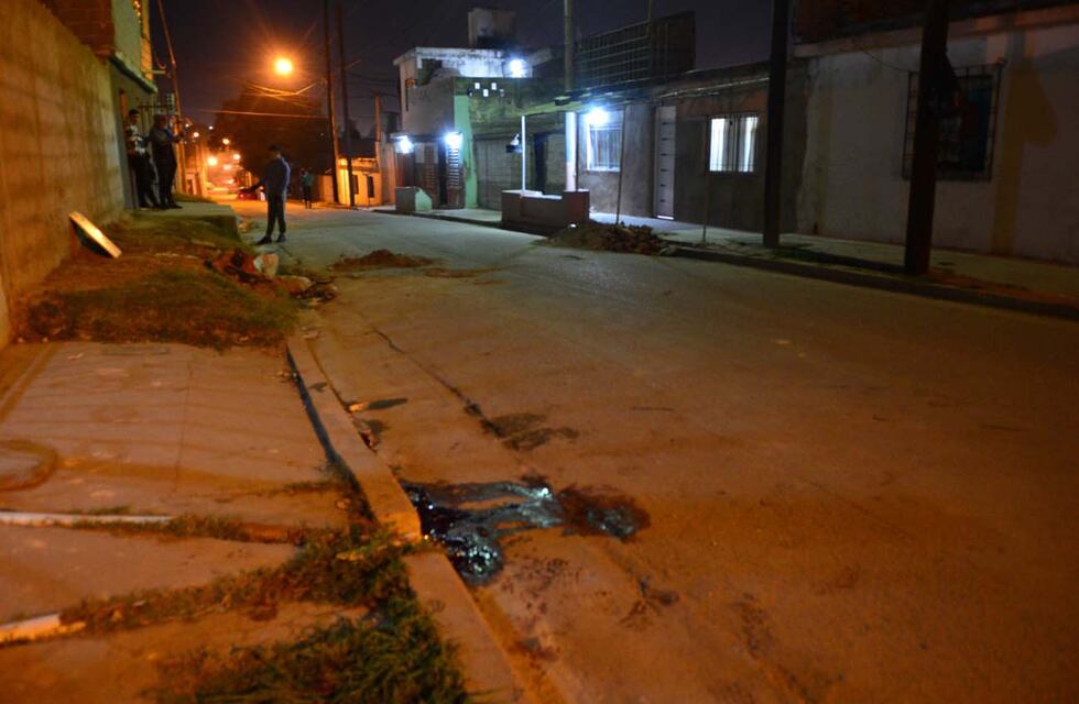 Un policía de Córdoba mató a un hombre que atacó a balazos la casa de una familia