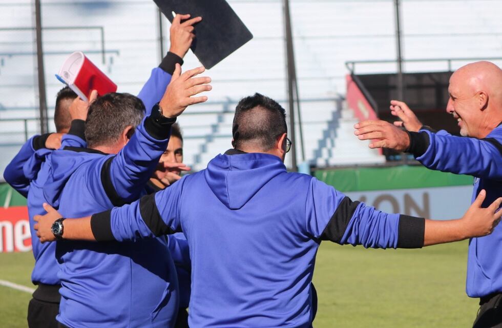 Godoy Cruz festeja con “Don Gato” y su Pandilla: qué dijo el técnico luego de volver a ganar