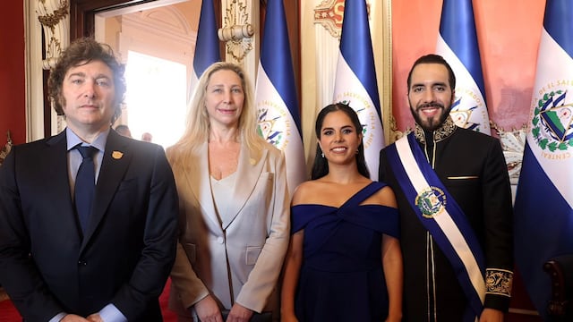 Javier Milei y Karina en el inicio del segundo período de Nayib Bukele como presidente de El Salvador.
