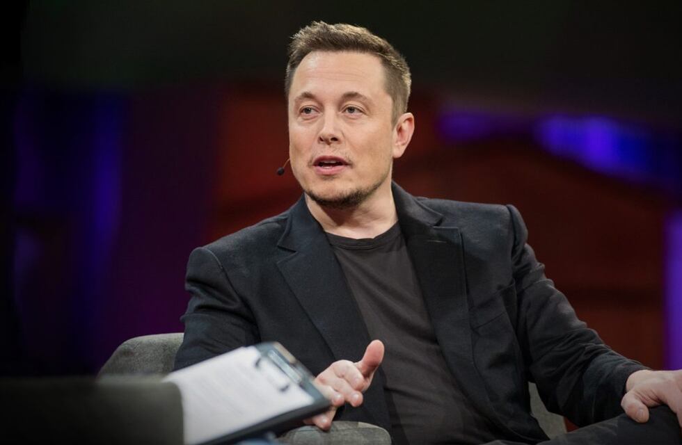Elon Musk habría pedido el puesto de CEO de Apple a cambio de vender Tesla