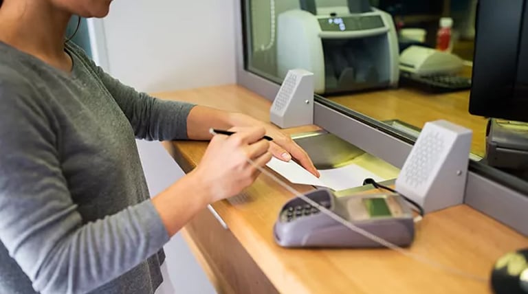 Empleados bancarios en Argentina.