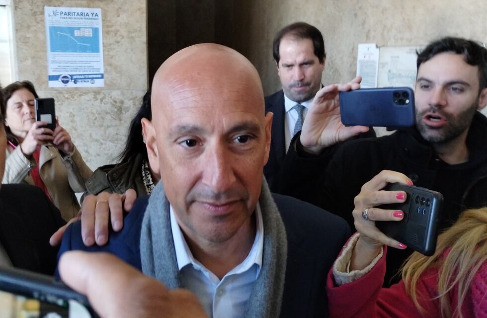 El exmédico presidencial confirmó que le indicó un tratamiento a Fabiola Yañez por el moretón del ojo