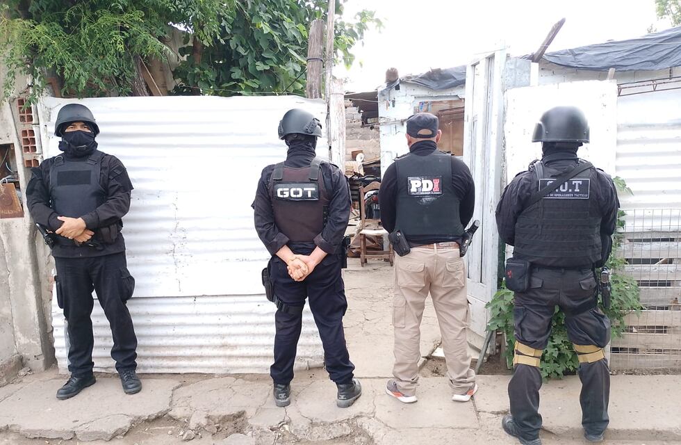 Allanamientos en los barrios Barranquitas y Villa Dominga