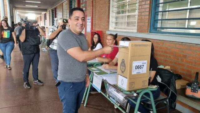 Elecciones 2023: emitió su voto en Posadas Alberto Arrúa.