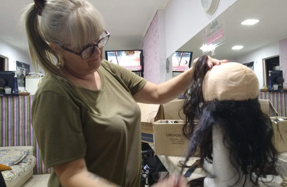 Se realizó la jornada solidaria “Un mechón por una sonrisa” que fabrica pelucas para pacientes con tratamiento de cáncer