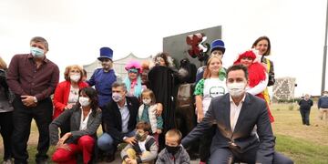 La escultura simboliza la dignidad y derechos de las personas con síndrome de Down (Prensa Gobierno)