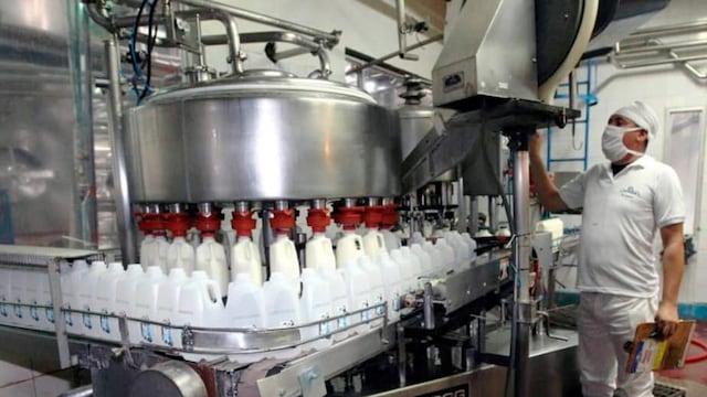 Las industrias tiene que seguir comprando leche y esto tiene varios impuestos más por pandemia