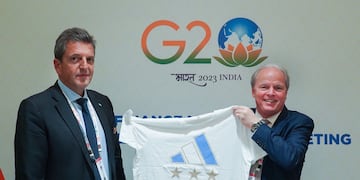 Cambio de proyecciones: el Banco Mundial pronosticó que Argentina no crecerá en 2023. En la foto, Sergio Massa con el director del Banco Mundial, Axel Van Trotsenburg. (Archivo)