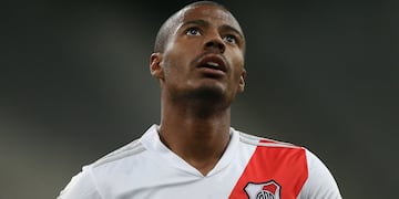 Nicolás De La Cruz se retiró lesionado del partido ante Lanús.