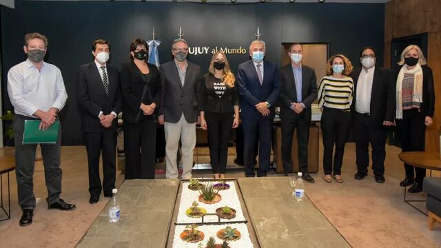 La comitiva oficial del Banco Mundial se reunió con el gobernador Morales y sus ministros. En los saludos protocolares estuvo también la esposa del mandatario, Tulia Snopek.
