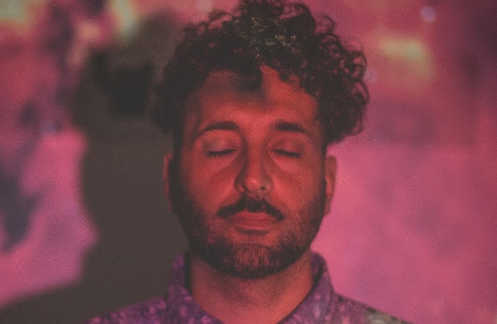 Sebastián Cáseres Cussó presenta “Místico” en Studio Teatro