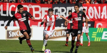 Jerónimo Domina no pudo generar peligro en el área rojinegra.