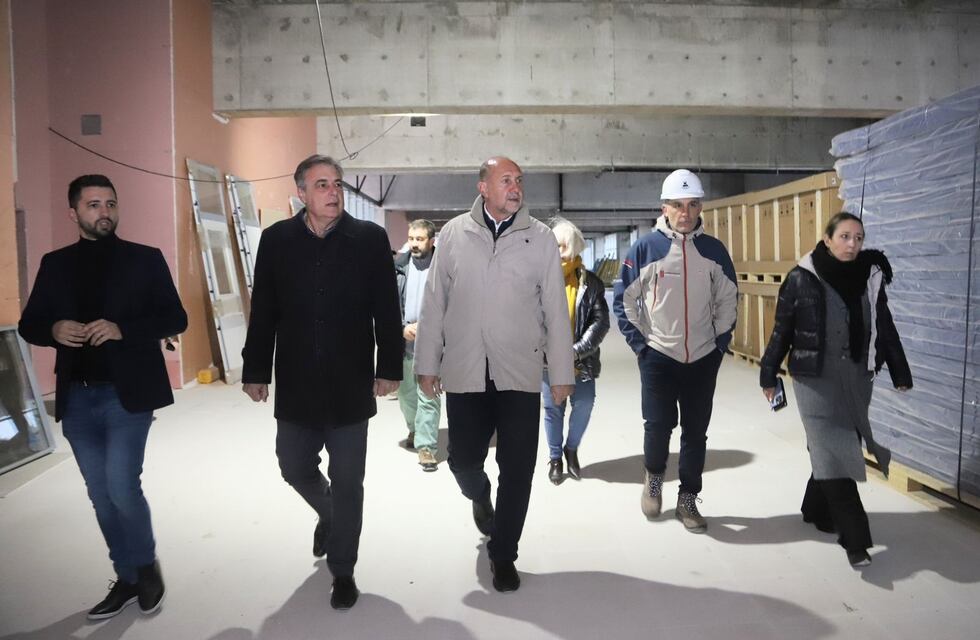 Perotti y Castellano recorrieron el nuevo Hospital: “La inversión supera los $4000 millones”