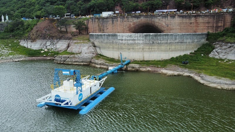 Vuelve a operar una renovada balsa La Niña.