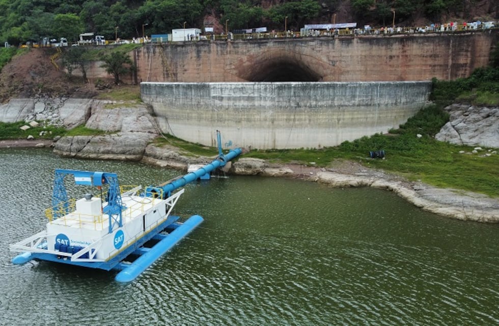 Se encuentra operando La Niña: la balsa que triplicará el abastecimiento de agua potable en Tucumán