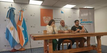 Se realizó la charla debate “Juventudes en Antártida”