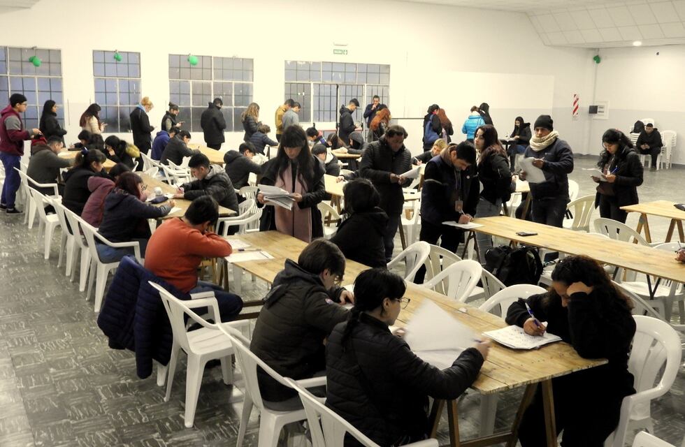 Cerca de 100 jóvenes rindieron para obtener su primera licencia de conducir