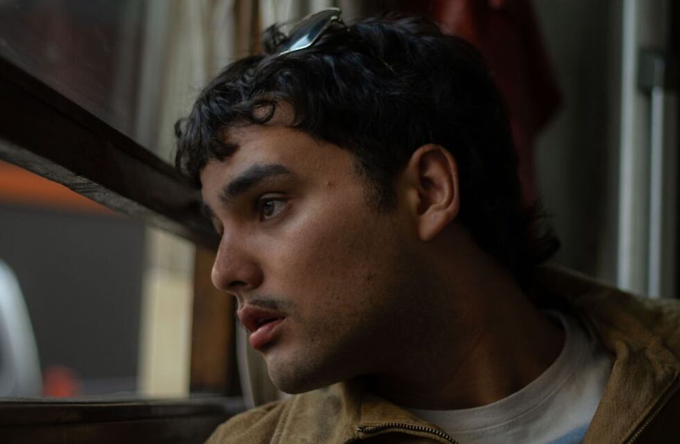 Broke Carrey lanzó “Río de la Plata”, 3 canciones donde muestra su lado más patriota