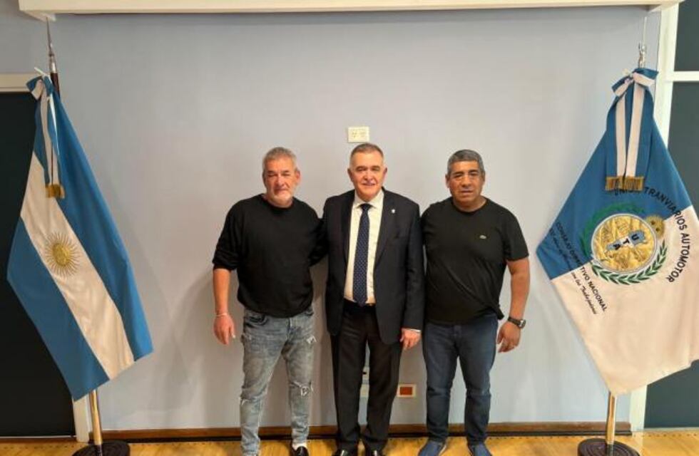 Jaldo se reunió con el secretario del Interior de la UTA Nacional, Jorge Kiesner y el secretario General UTA Tucumán Cesar González