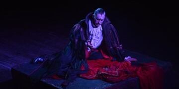El Taller Municipal de Adultos presenta Drácula en el Teatro Colón.