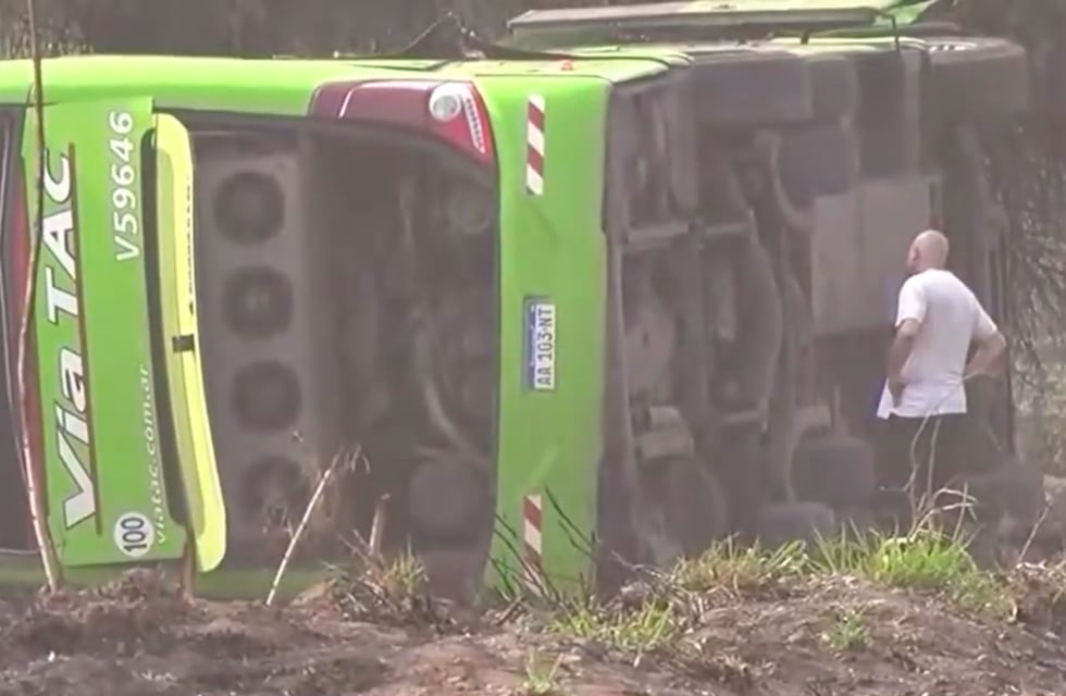 Tragedia en Jujuy: mueren pasajeros de un colectivo, en un choque frontal