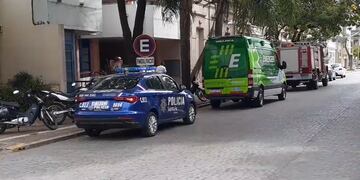 Cayó un hombre por el hueco de un ascensor y falleció