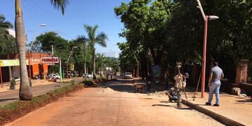 Continúan las obras de ensanchamiento en la avenida Victoria Aguirre en Puerto Iguazú.