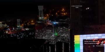 Momentazo en el Re Festival. Desde el balcón de un edificio hacían coreografías y el público las seguía.