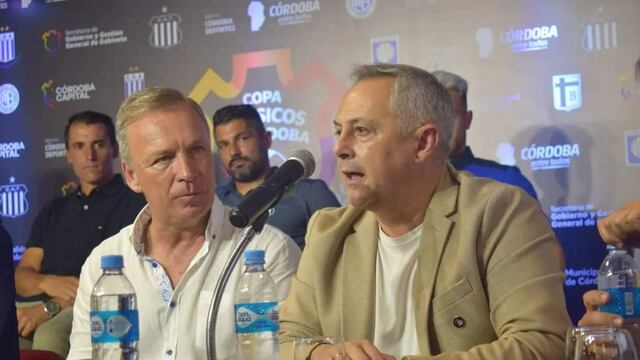 Manuel Pérez, junto a Andrés Fassi. Hubo palitos para Instituto por la negativa a jugar ante Racing.